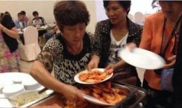 警嫂大妈有瓜吃,共建和谐社区新风尚