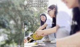 路人吃瓜的反应,表情包横飞，笑料百出