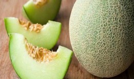 梦梦哟吃哈密瓜,梦梦哟的哈密瓜美食之旅