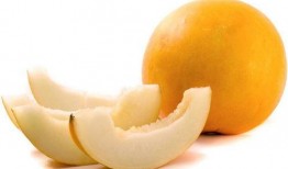 吃哈密瓜嘴巴红,甜蜜滋味，红唇见证