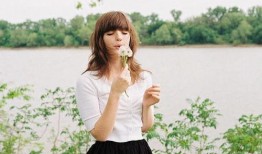 吃瓜拍照姿势姐妹,姐妹们的吃瓜拍照姿势大揭秘