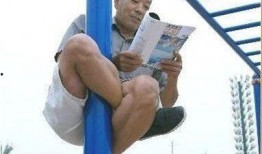 动图 吃瓜妹子,吃瓜妹子的趣味瞬间