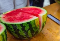 大学情侣吃瓜盘点,那些年我们一起吃过的“甜蜜瓜”