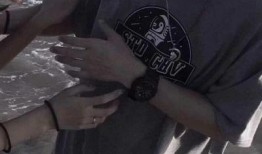 抖音吃瓜两男一女,两男一女生演绎的精彩故事