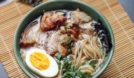 次拉面嘛 悠闲 吃瓜,悠闲吃瓜，品味生活小确幸