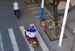 南站吃瓜现场路人,路人的围观奇观