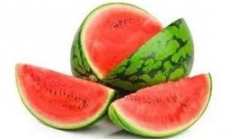 树底吃瓜的,夏日悠闲时光的惬意体验