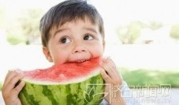 吃瓜吃到坏瓜怎么形容成语,从“吃瓜吃到坏瓜”看成语的巧妙运用与生活智慧