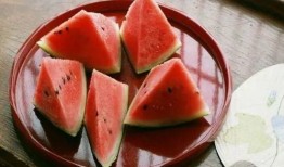 当吃瓜群,网络时代的“围观”现象解析