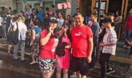 群众围观巨兽吃瓜,群众围观热议不断